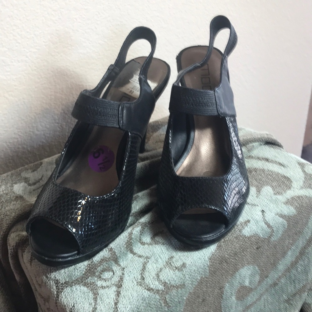 Shoes by Moda - Picture 3 of 5